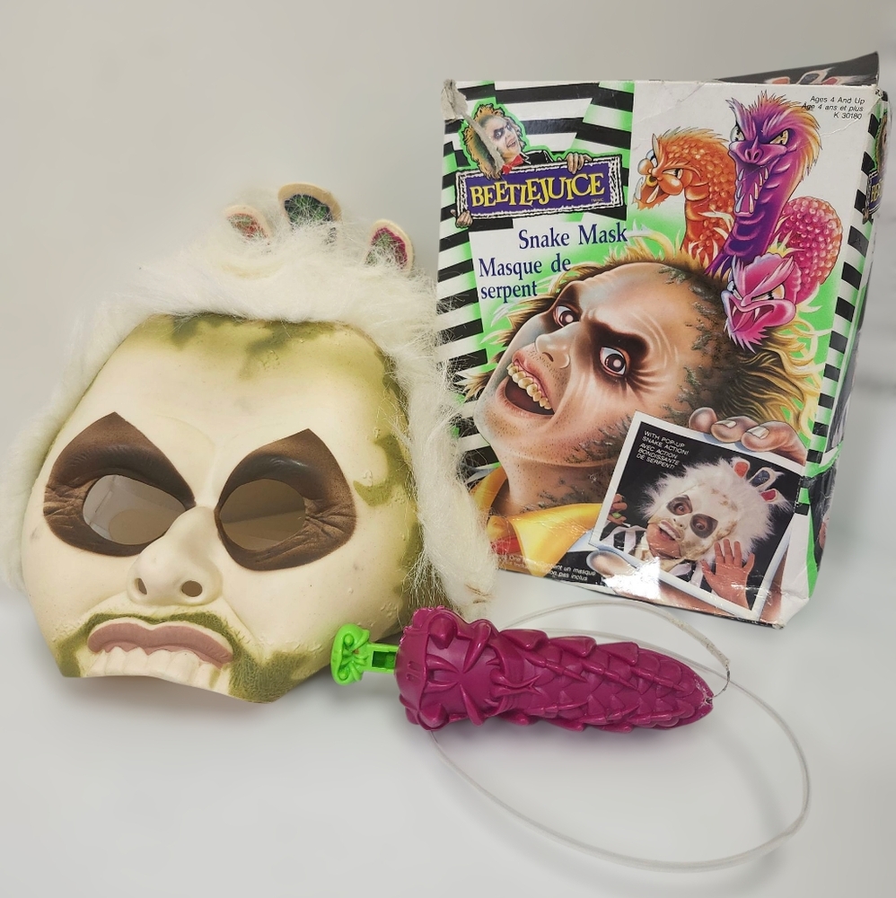 Vintage 1990 Beetlejuice Snake Mask by Kenner – Pop-Up Eyes w/ Action Pump